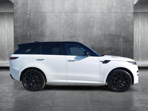 2025 Land Rover Range Rover Sport SE