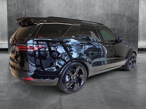 2025 Land Rover Discovery P360 Dynamic SE