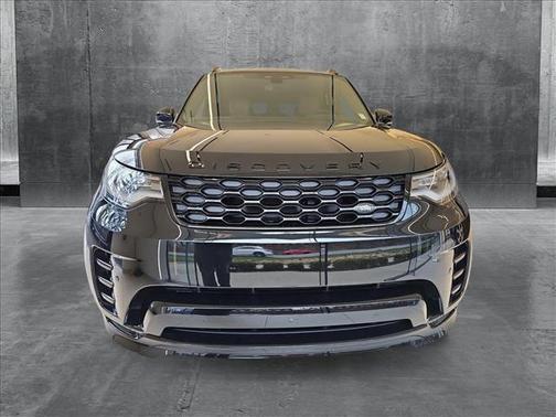 2025 Land Rover Discovery P360 Dynamic SE
