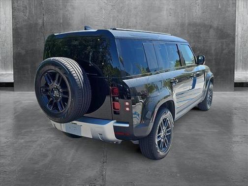 2025 Land Rover Defender 110 P400 S
