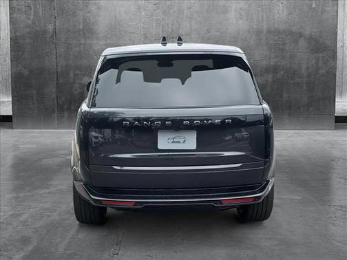 2025 Land Rover Range Rover P530 SE