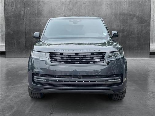 2025 Land Rover Range Rover P530 SE