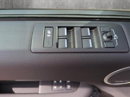 2023 Land Rover Discovery P360 Metropolitan Edition