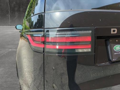 2023 Land Rover Discovery P360 Metropolitan Edition
