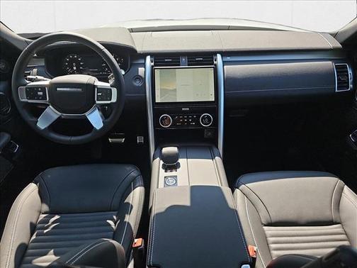 2024 Land Rover Discovery P360 Dynamic SE