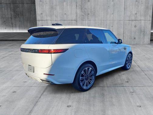 2025 Land Rover Range Rover Sport SE