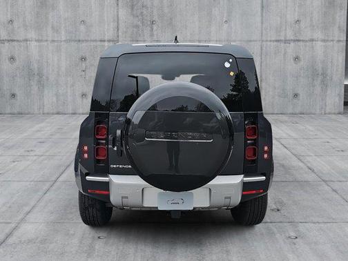 2025 Land Rover Defender 110 P300