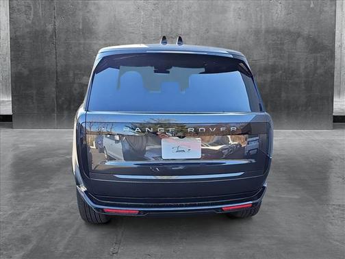 2025 Land Rover Range Rover P530 SE