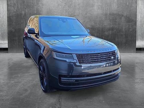 2025 Land Rover Range Rover P530 SE