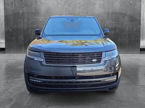 2025 Land Rover Range Rover P530 SE