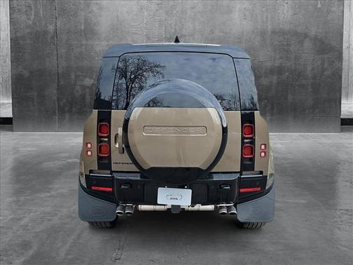 2025 Land Rover Defender X-Dynamic SE