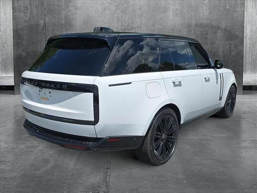 2025 Land Rover Range Rover P400 SE