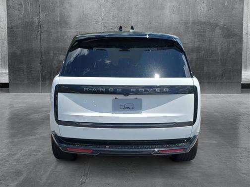 2025 Land Rover Range Rover P400 SE