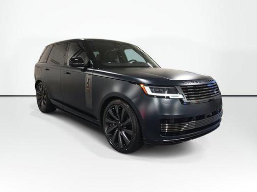 2026 Land Rover Range Rover P615 SV