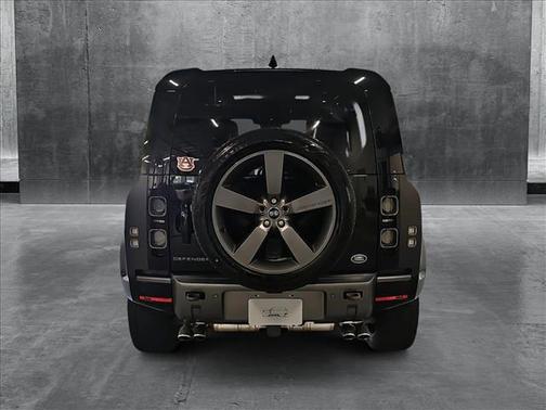 2022 Land Rover Defender 110 V8
