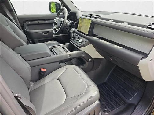 2024 Land Rover Defender 110 P500 SE