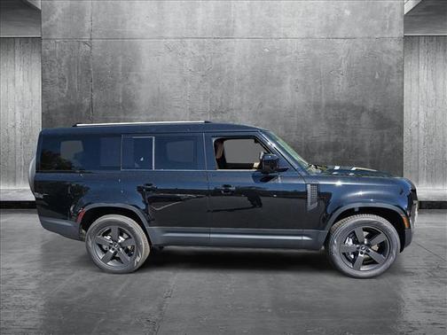 2025 Land Rover Defender 130 P400 S