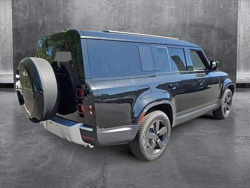 2025 Land Rover Defender 130 P400 S