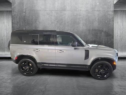 2023 Land Rover Defender 110 X-Dynamic SE