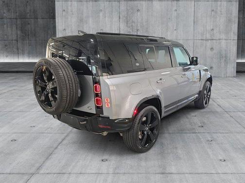2023 Land Rover Defender 110 X-Dynamic SE