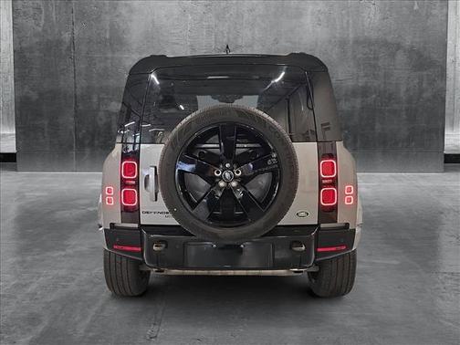 2023 Land Rover Defender 110 X-Dynamic SE
