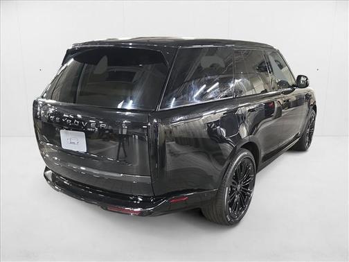 2025 Land Rover Range Rover P400 SE