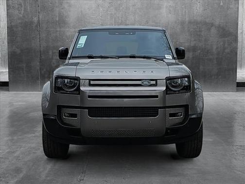 2025 Land Rover Defender 110 P400 X-Dynamic SE