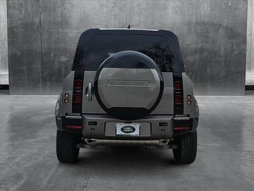 2025 Land Rover Defender 110 P400 X-Dynamic SE