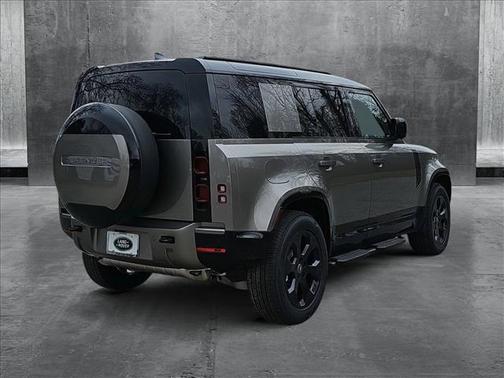 2025 Land Rover Defender 110 P400 X-Dynamic SE