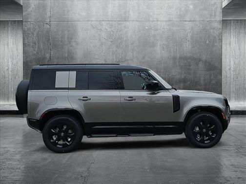 2025 Land Rover Defender 110 P400 X-Dynamic SE