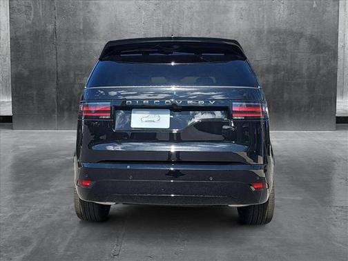 2025 Land Rover Discovery P300 Dynamic SE