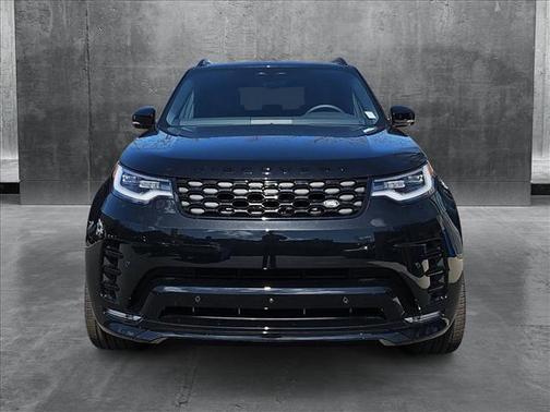 2025 Land Rover Discovery P300 Dynamic SE