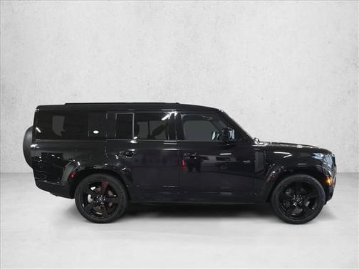 2024 Land Rover Defender 130 P400 X-Dynamic SE