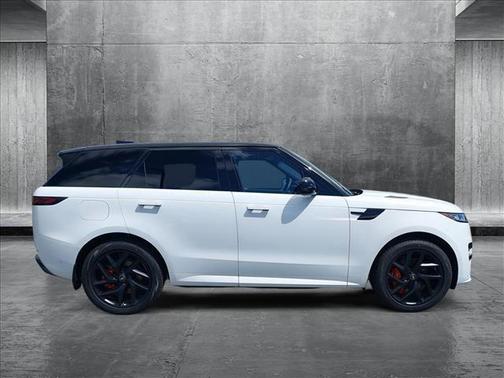 2025 Land Rover Range Rover Sport SE