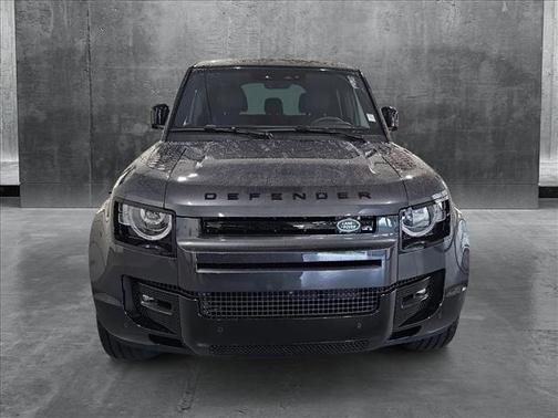 2025 Land Rover Defender 110 P400 X-Dynamic SE