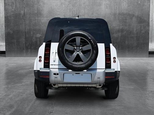 2025 Land Rover Defender 110 P300