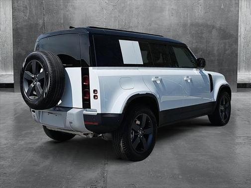 2025 Land Rover Defender 110 P300