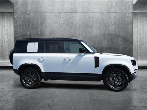 2025 Land Rover Defender 110 P300