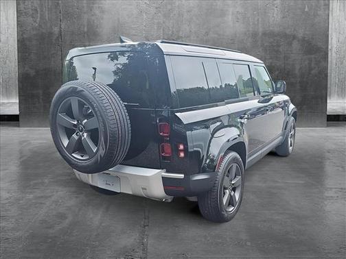 2025 Land Rover Defender 110 P400 S