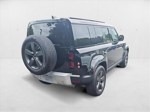 2025 Land Rover Defender 110 P400 S