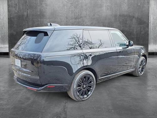 2025 Land Rover Range Rover P530 SE 7 Seat
