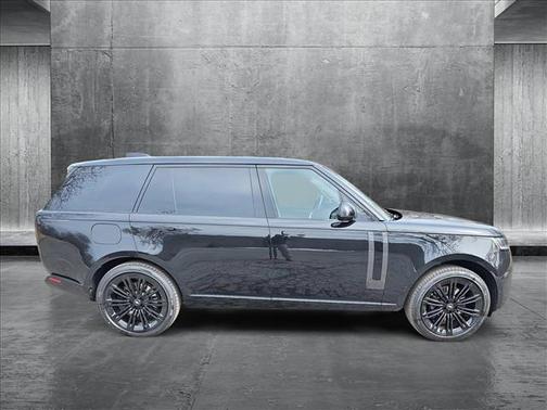 2025 Land Rover Range Rover P530 SE 7 Seat
