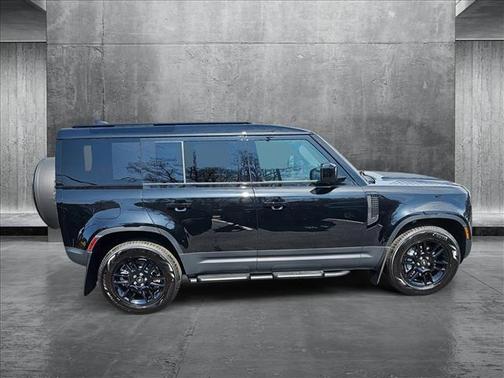 2025 Land Rover Defender 110 P300