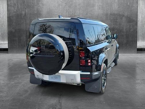 2025 Land Rover Defender 110 P300