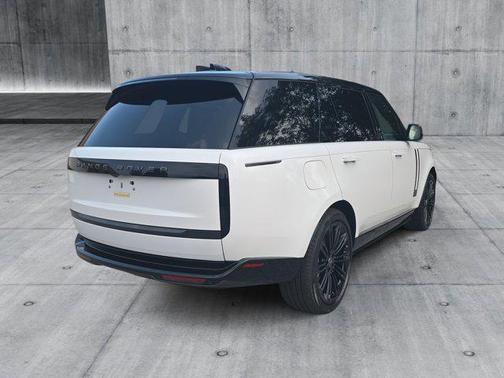 2025 Land Rover Range Rover P400 SE 7 Seat
