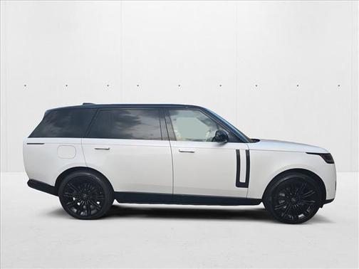 2025 Land Rover Range Rover P400 SE 7 Seat