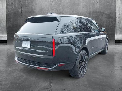 2025 Land Rover Range Rover P530 SE 7 Seat