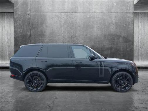 2025 Land Rover Range Rover P530 SE 7 Seat