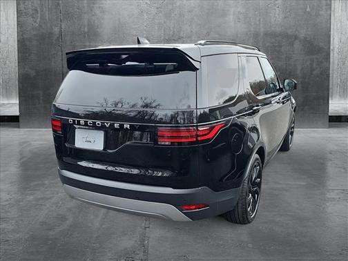 2025 Land Rover Discovery P300 S
