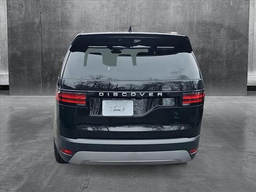 2025 Land Rover Discovery P300 S
